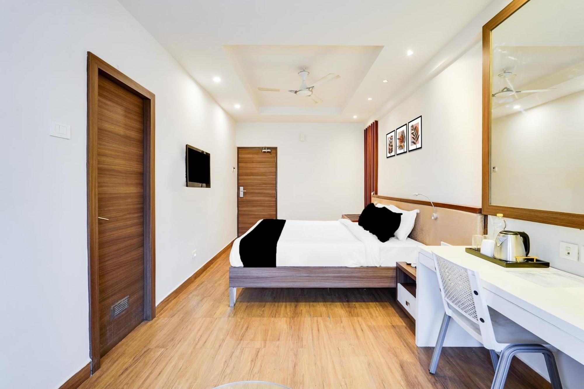 Super Townhouse Oak Kodambakkam Formerly Cine City Chennai Exterior foto