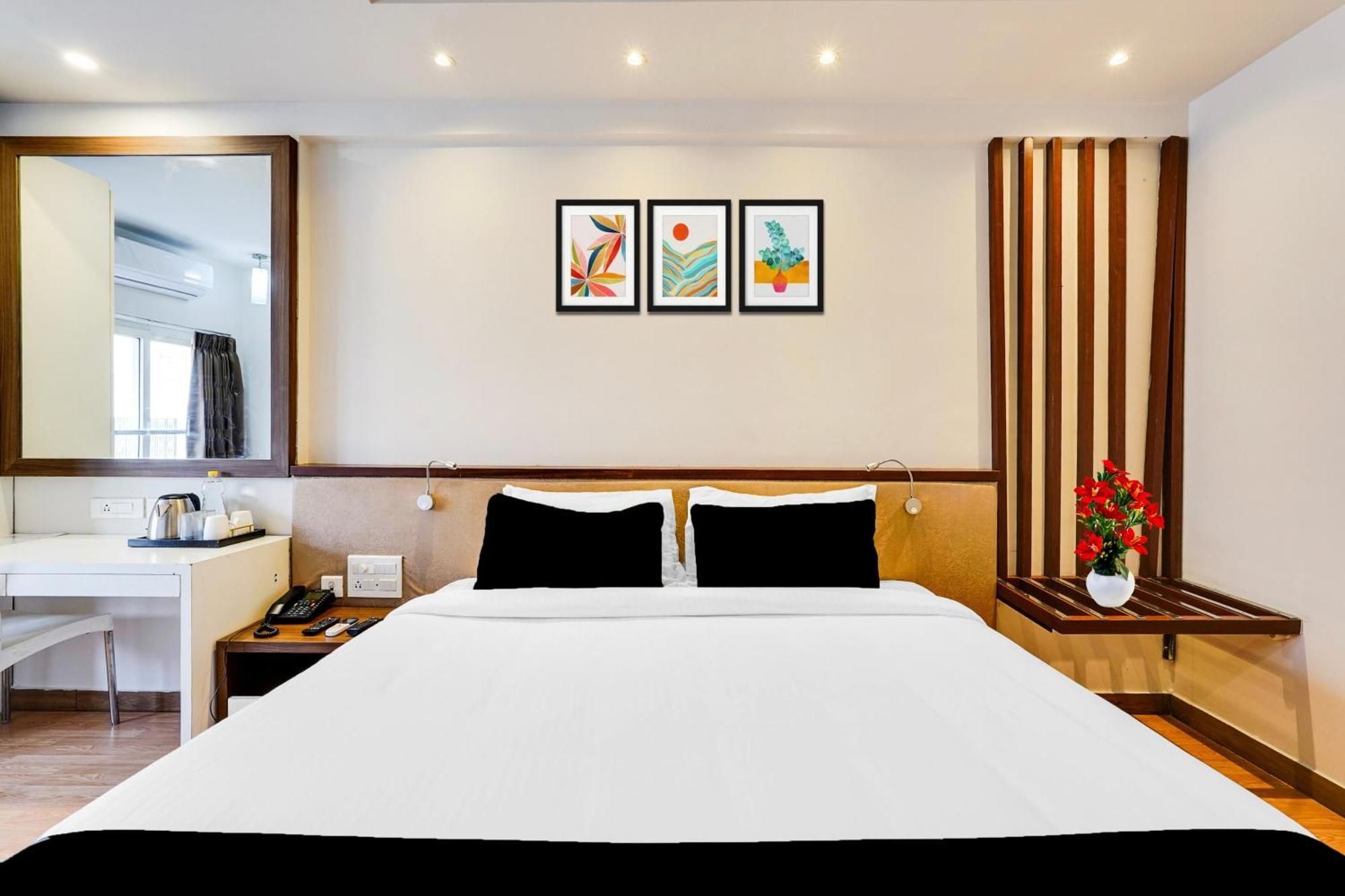 Super Townhouse Oak Kodambakkam Formerly Cine City Chennai Exterior foto